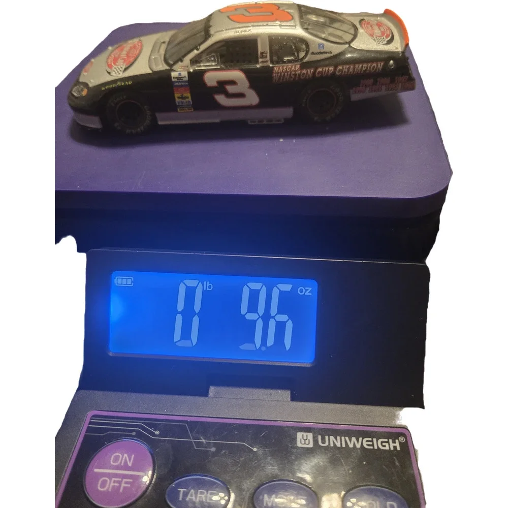 Dale Earnhardt #3 Goodwrench NASCAR Winston Cup 7-Time Champion 1:32 Loose